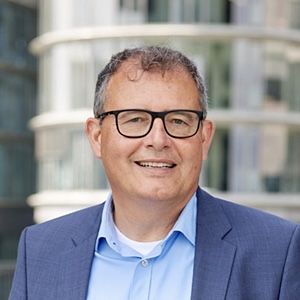 Stefan Herold – IT-Strategie mit über 30 Jahren Führungserfahrung